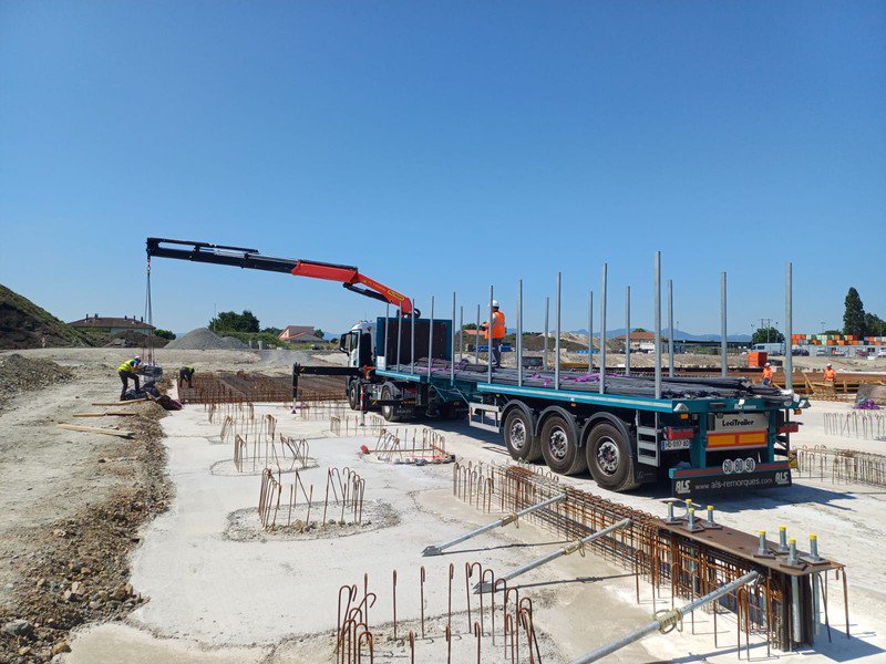 Camion-grue Mabamure sur chantier